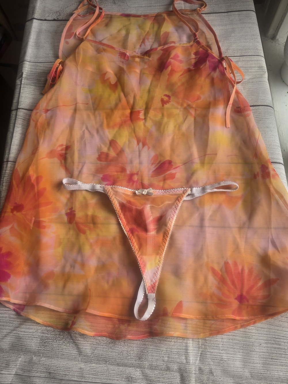 New Women's Floral Orange Sheer lingerie with matching Thong Size Small/medium